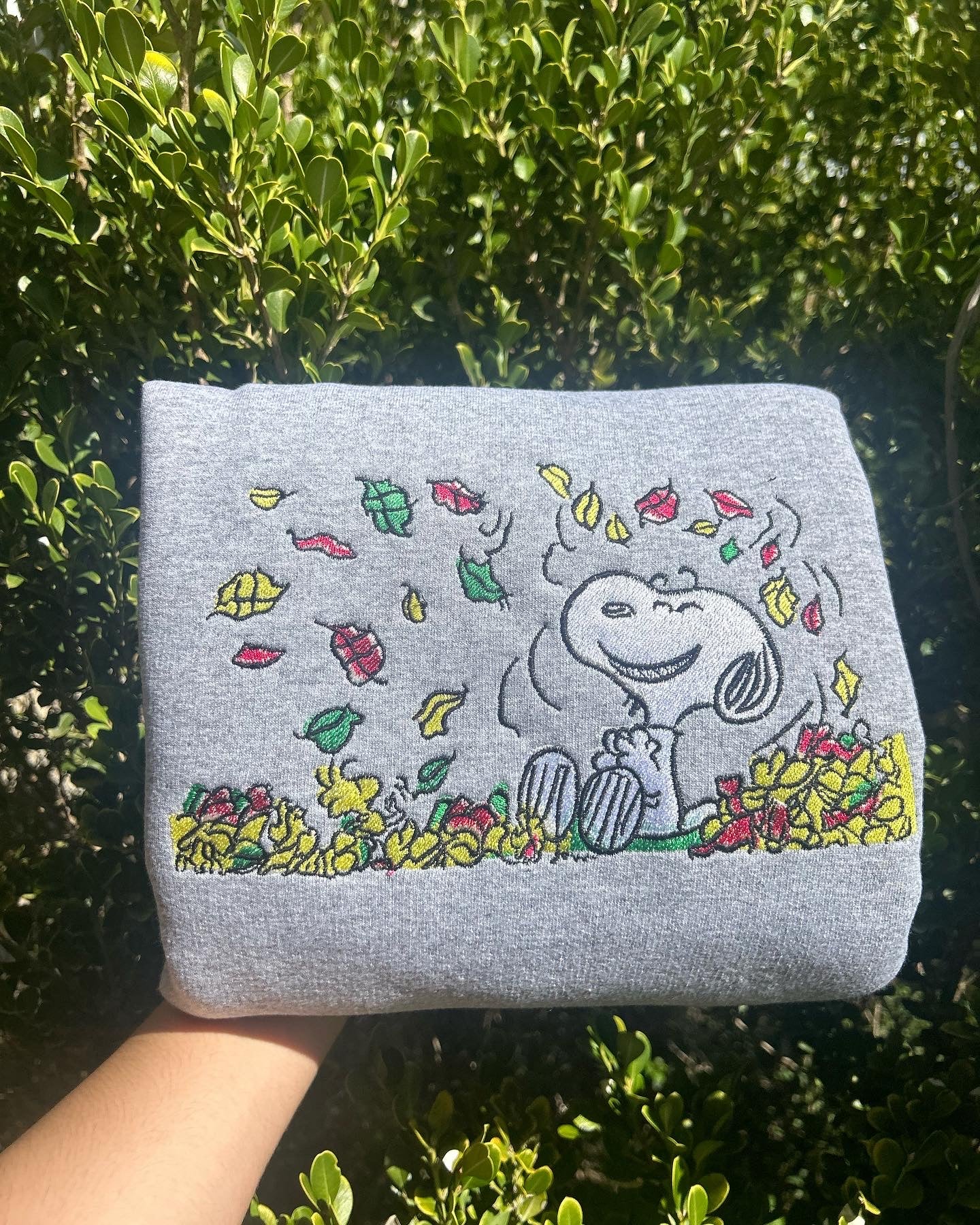 SNOOPY LEAVES CREWNECK