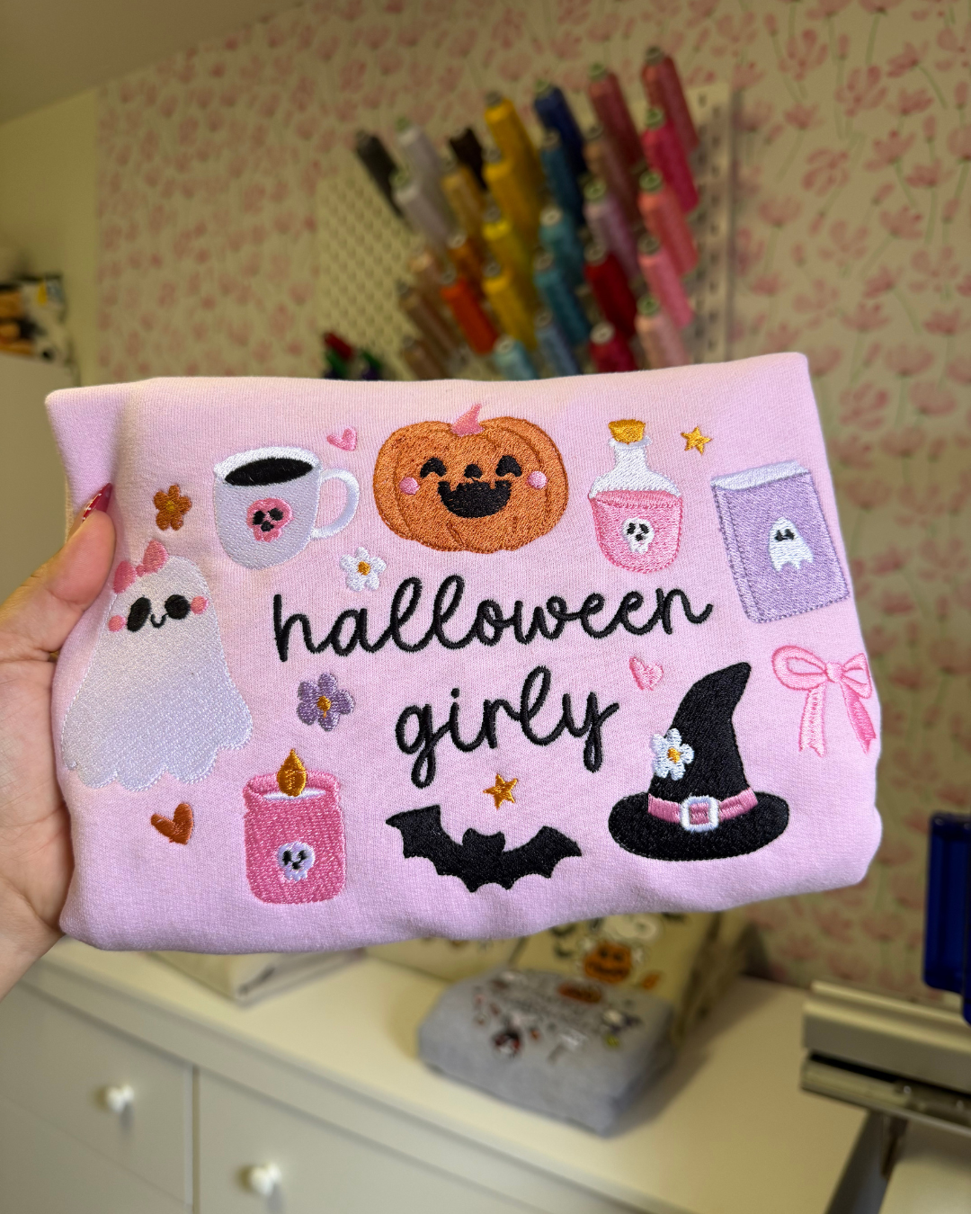 HALLOWEEN GIRLY CREWNECK