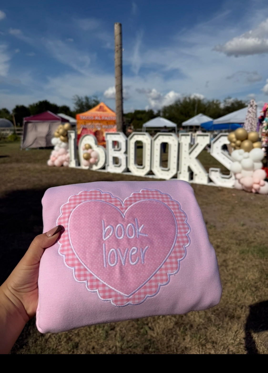 BOOK LOVER APPLIQUE CREWNECK