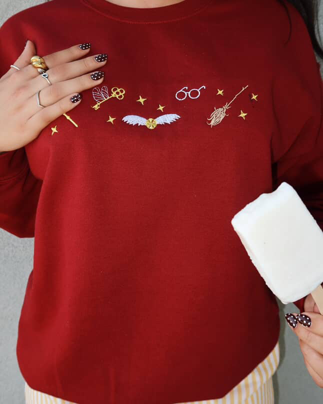 SCARF STITCH CREWNECK