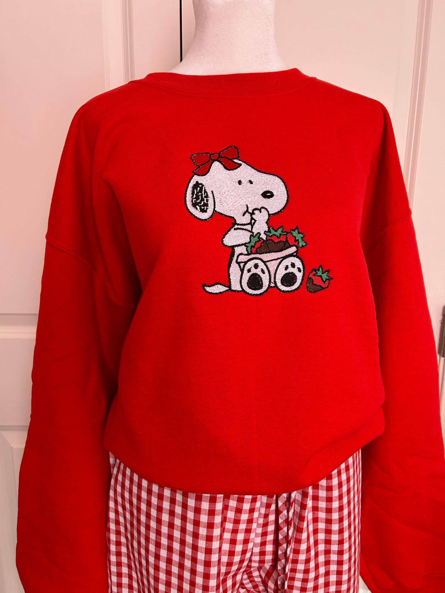PUPPY  CHOCOLATE STRAWBERRY CREWNECK