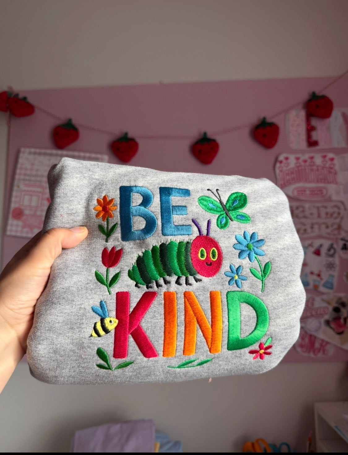 BE KIND CREWNECK
