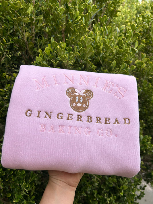 GINGERBREAD BAKING CREWNECK